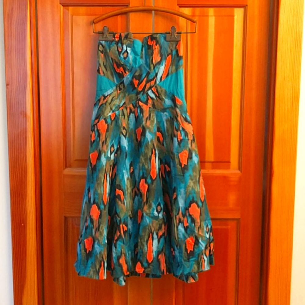 Strapless knee length party dress 👗